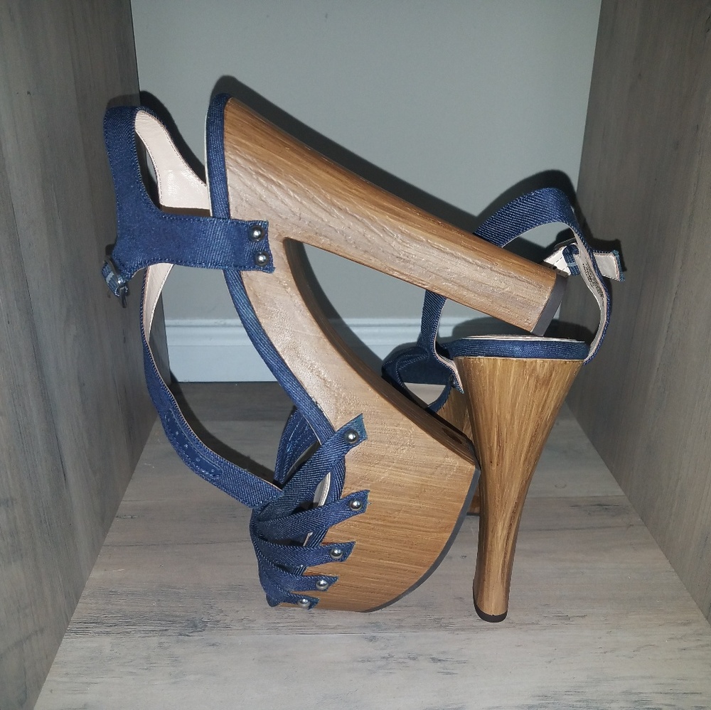 Heels - Picture 2 of 4